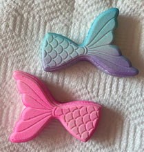 Load image into Gallery viewer, Bath Bomb- Unicorn's & Mermaids