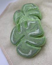 Load image into Gallery viewer, Bath Bomb- Frog / Leaf