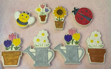 Load image into Gallery viewer, Bath Bombs- Bee&#39;s, Butterflies, and Flowers
