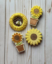 Load image into Gallery viewer, Bath Bombs- Bee&#39;s, Butterflies, and Flowers
