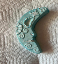 Load image into Gallery viewer, Bath Bomb- Alien&#39;s, Dinosaur&#39;s, &amp; Space
